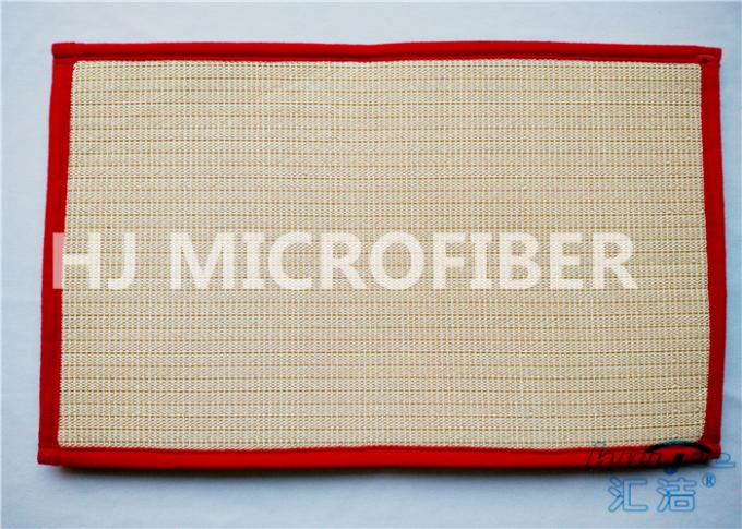 Estera respetuosa del medio ambiente mullida roja de la microfibra altamente absorbente con espuma interior