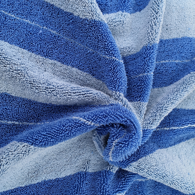 Absorción de agua mojada azul del trapo de limpieza de la microfibra que tuerce 500gsm